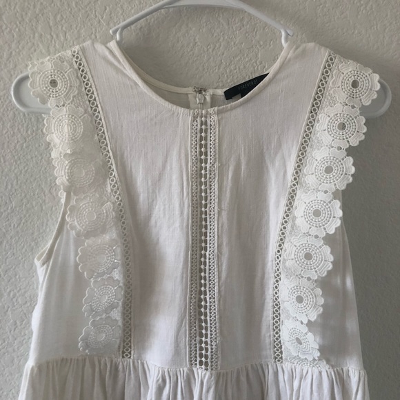 Beautiful lace blouse - Picture 4 of 6